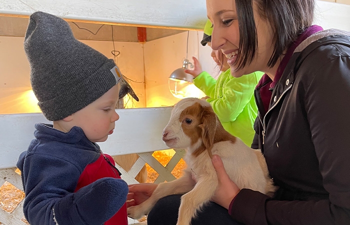 Gpaspettingzookidgoat